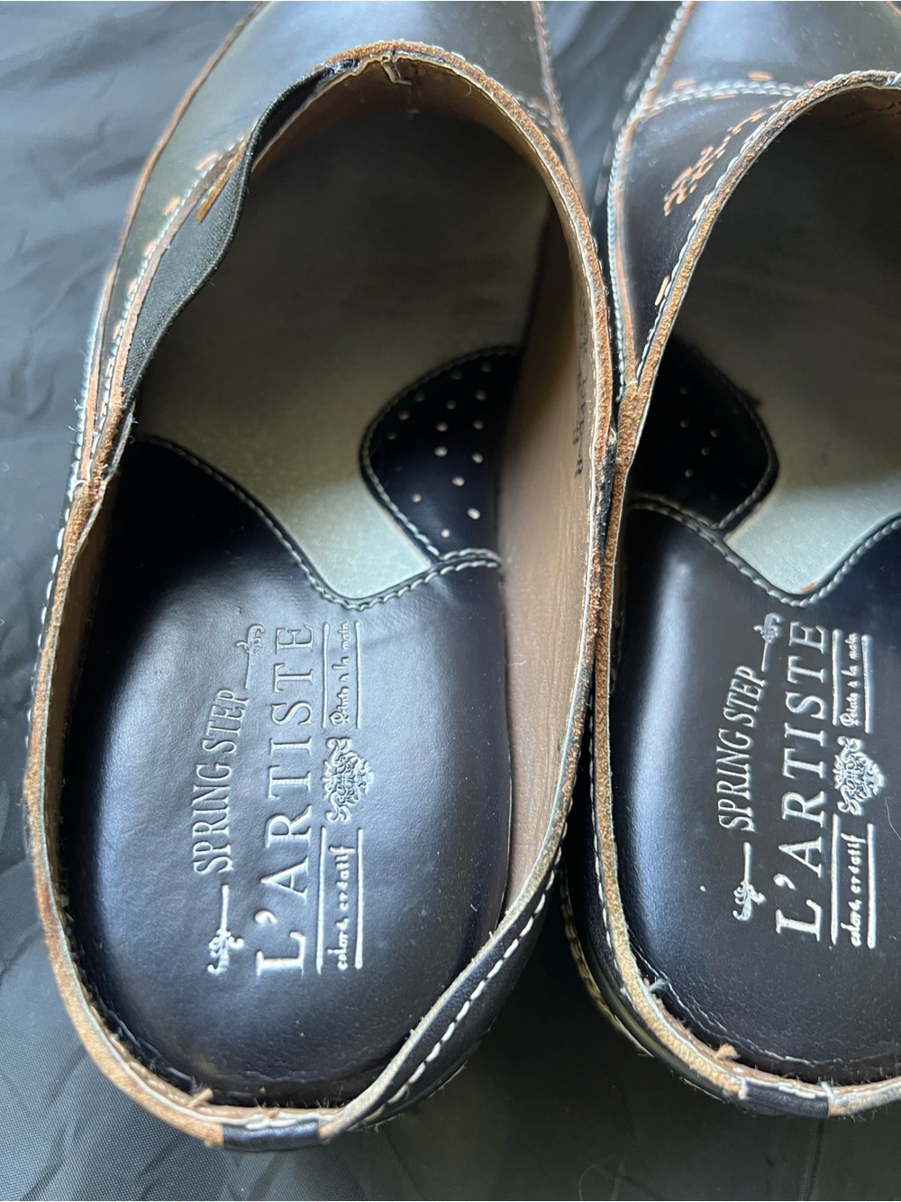 L'ATISTE Black Slip-On Loafers with Brown Stitching - Picture 2 of 12